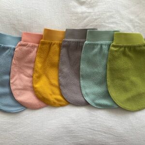 Colorful Bath Mitt Set- 6 Pack NWOT